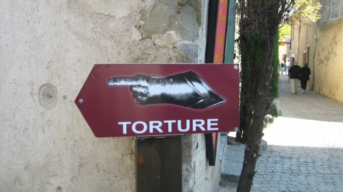 Carcassone_Torture_ah-8416