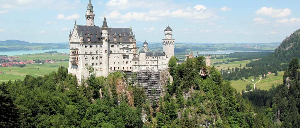 Ausblick von der Marienbrüke auf Schloss Neuschwanstein © burgen.de