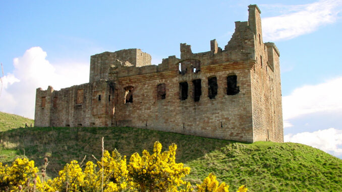 Crichton-Castle-Schottland_0103_Aussenansicht-II