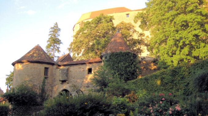 Burg-Guttenberg_Pechnase-1