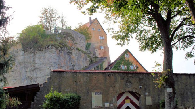 Burg-Pottenstein_2023_Eingang