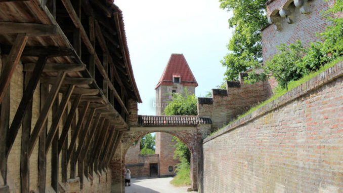 Burg-Trausnitz_4251_erstes-Torhaus