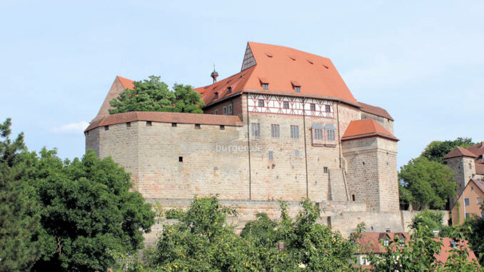 Cadolzburg - hinter mächtigen bayerischen Mauern ...
