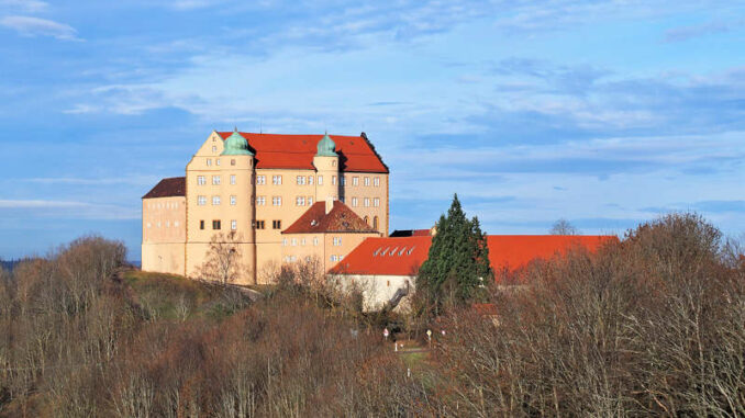 Schloss-Kapfenburg_2014_von-Sueden