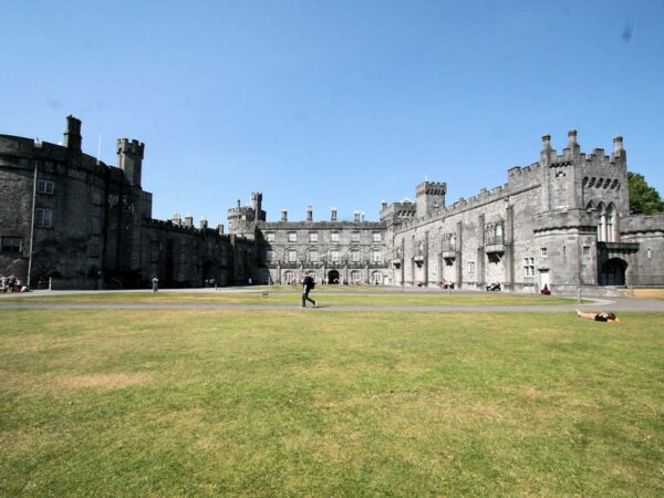 Kilkenny Castle, Irland - Südseite