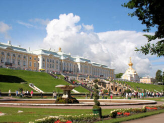 Schloss Peterhof, St. Petersburg - Hauptansicht