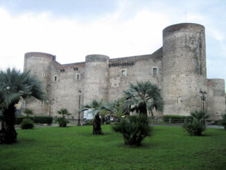 Vorderseite des Castello Ursino (Sizilien)