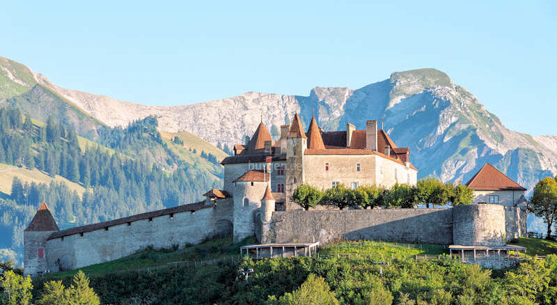Schloss im Alpenpanorama © Château de Gruyères / Pierre Cuony