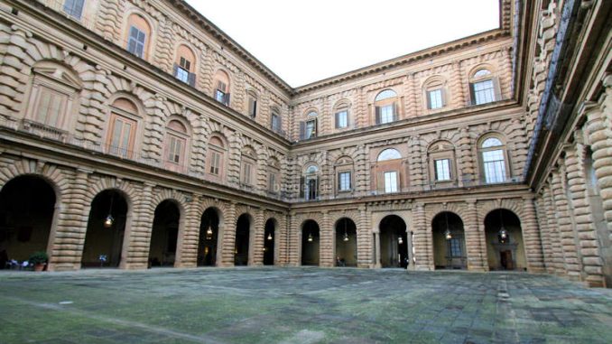Palazzo-Pitti_Innenhof