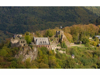Seitenansicht aufs Schloss © Schloss Veldenz
