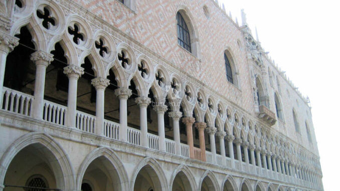 Palazzo-Ducale-Venedig_Fassadendetails-Vorderseite