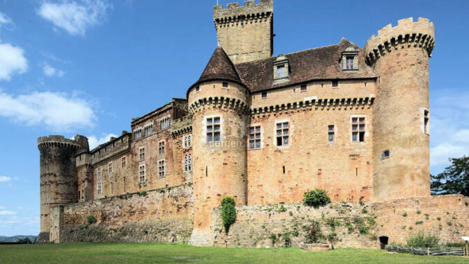 Chateau-de-Castelnau-Bretenoux_Schildwall-und-Palas_Pascal-Lemaitre-CMN