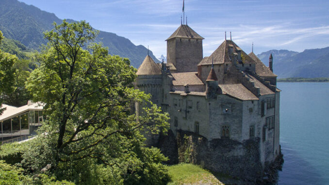 Chateau-de-Chillon_Seitenansicht_c-NVP.ch-Julien-Cuendet