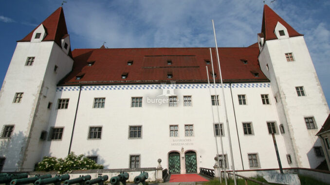 Neues-Schloss-Ingolstadt_Eingang-Armeemuseum_6872
