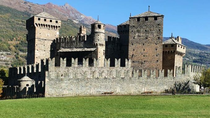 Castello-di-Fenis_Die-schöne-Burg-im-Aostatal_c-Castello-di-Fenis-Foto-Raffaella-Gobbo_800
