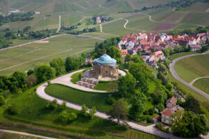 Luftaufnahme der Grabkapelle auf dem Württemberg© Photo Achim Mende_SSG