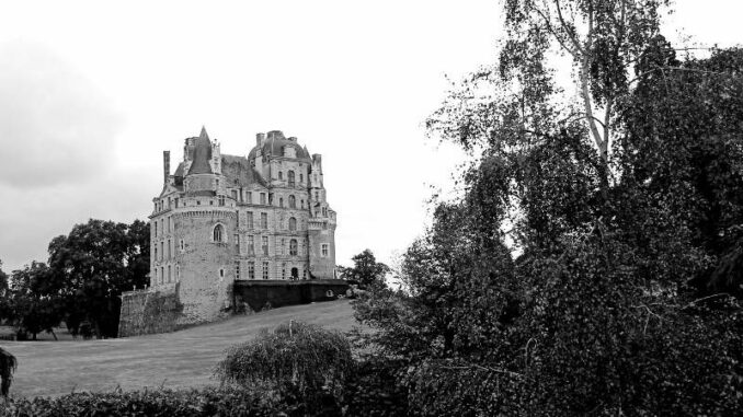 Château de Brissac © burgen.de