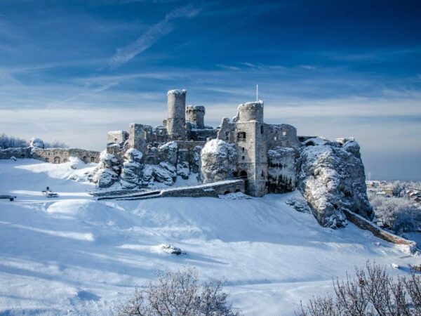 Burg Ogrodzieniec im Winter © Zamek Ogrodzieniec