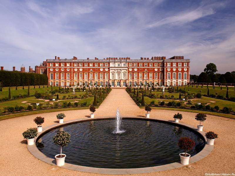Hampton Court © ©VisitBritain/ Historic Royal Palaces