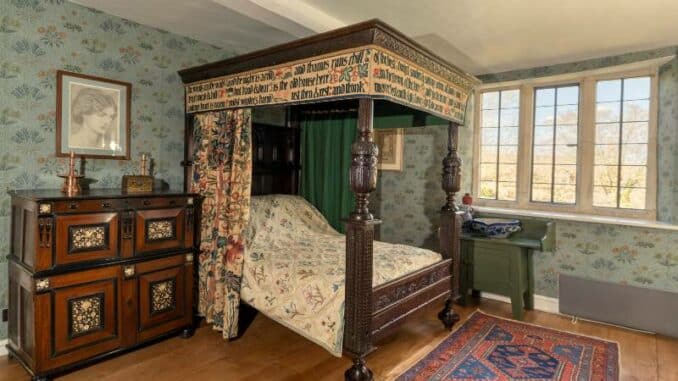 Kelmscott Manor-Morris' Schlafzimmer in Kelmscot Society of Antiquaries of London