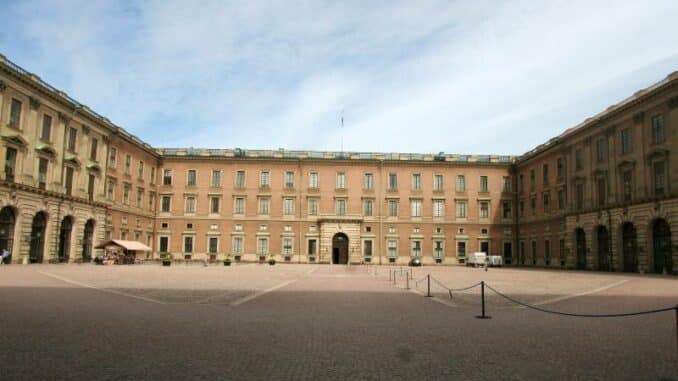 Kungliga slottet Stockholm-Innenhof-c-burgen.de