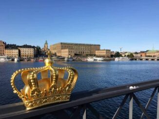 Kungliga slottet Stockholm | Palast mit Krone © burgen.de