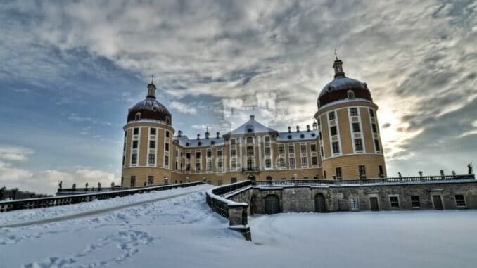 Schloss Moritzburg mit echtem Schnee © Schlösserland Sachsen | Torsten Hegewald