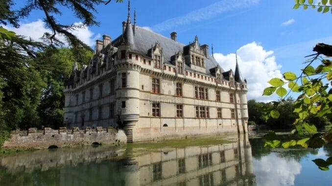 Château Azay le Rideau - Der Diamant im Indre © burgen.de